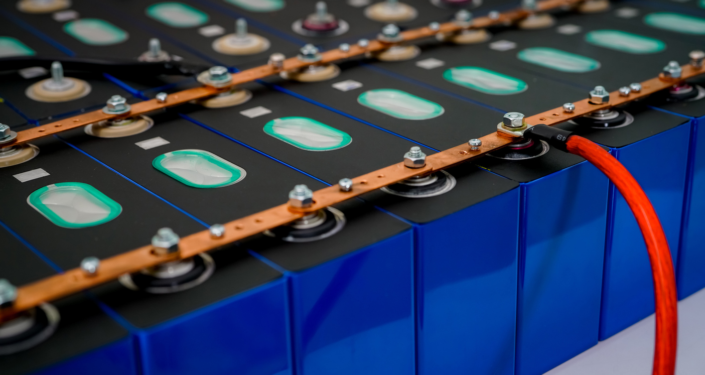 LiFePo4 Lithium Iron Phosphate battery bank with parallel connections